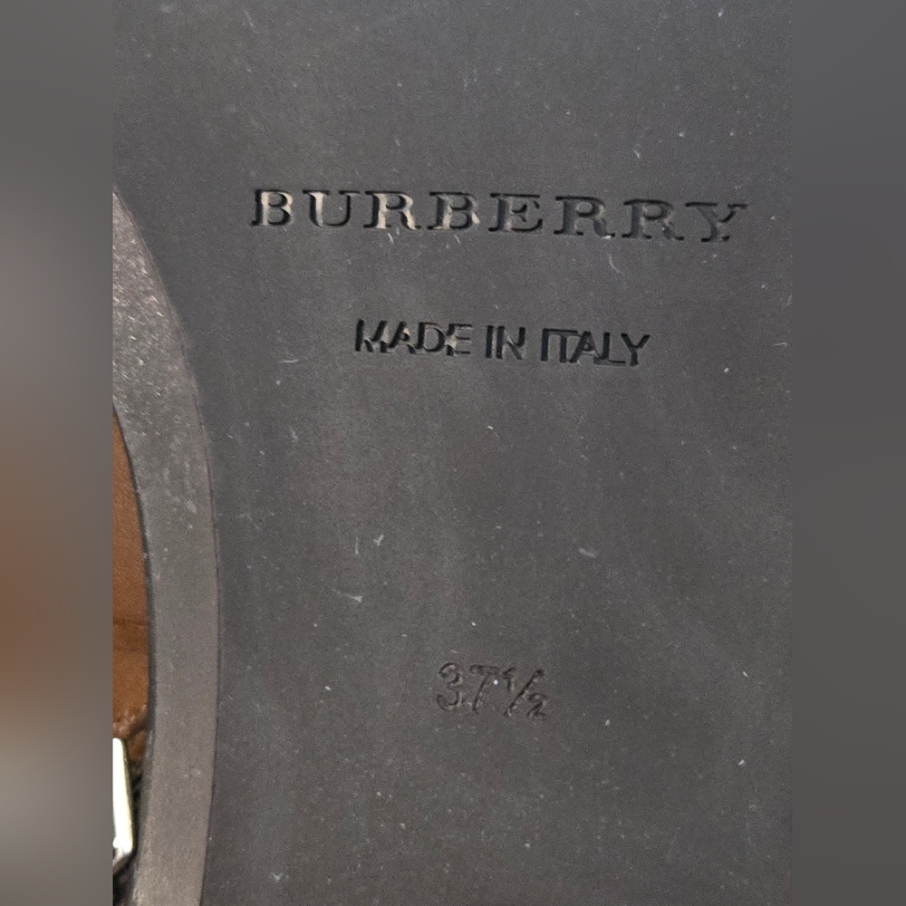 Burberry Women's Brown Booties. - Picture 13 of 13